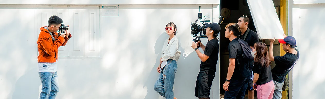 photo-of-people-filming-on-set-3062532.j